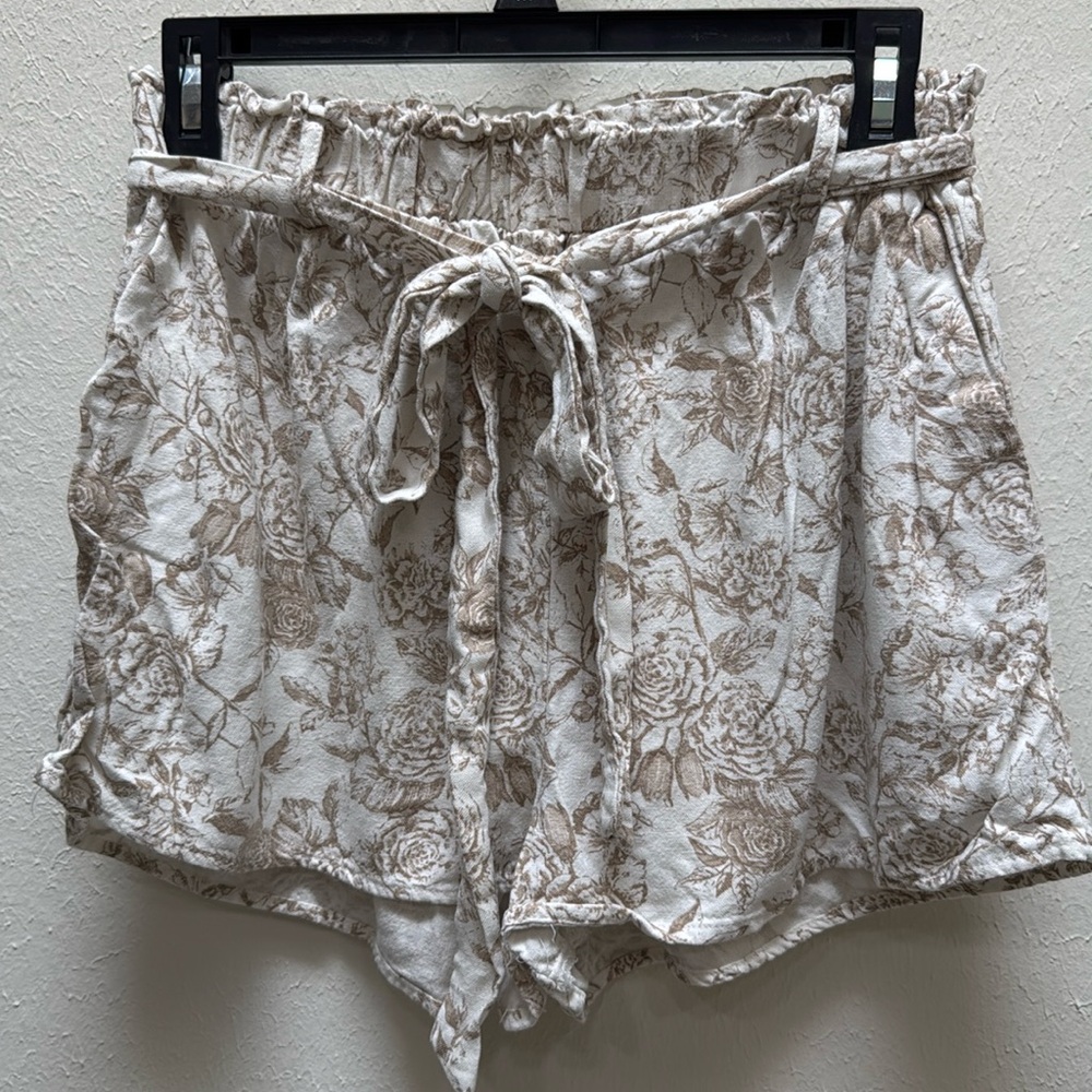 Alter’d State Floral Paper Bag Elastix Waste Shorts Size Medium